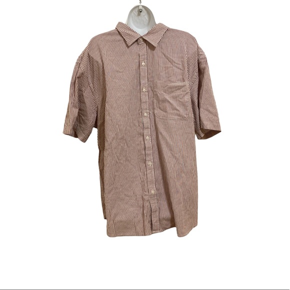 Old Navy Other - 🌟2/$20 NWT Old Navy stripped button down shirt